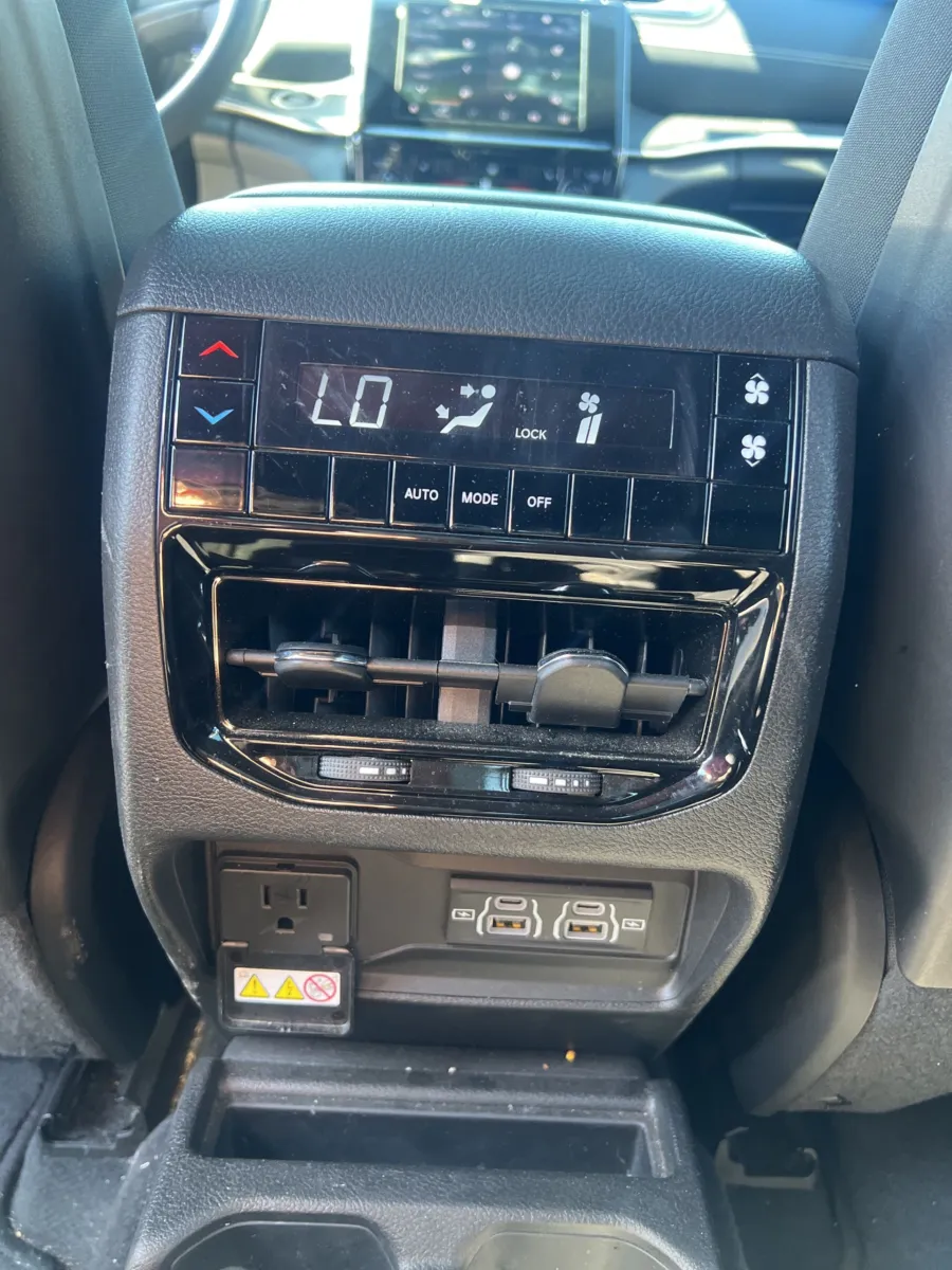 2023 Jeep Grand Cherokee L Altitude — photo 25