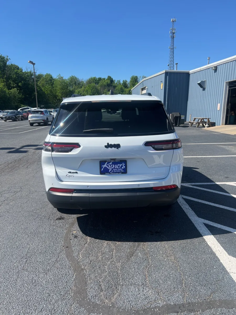 2023 Jeep Grand Cherokee L Altitude — photo 5
