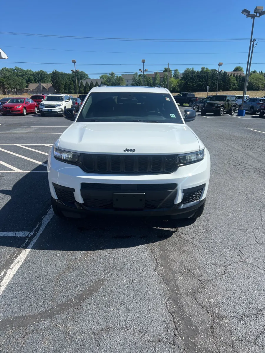 2023 Jeep Grand Cherokee L Altitude — photo 9