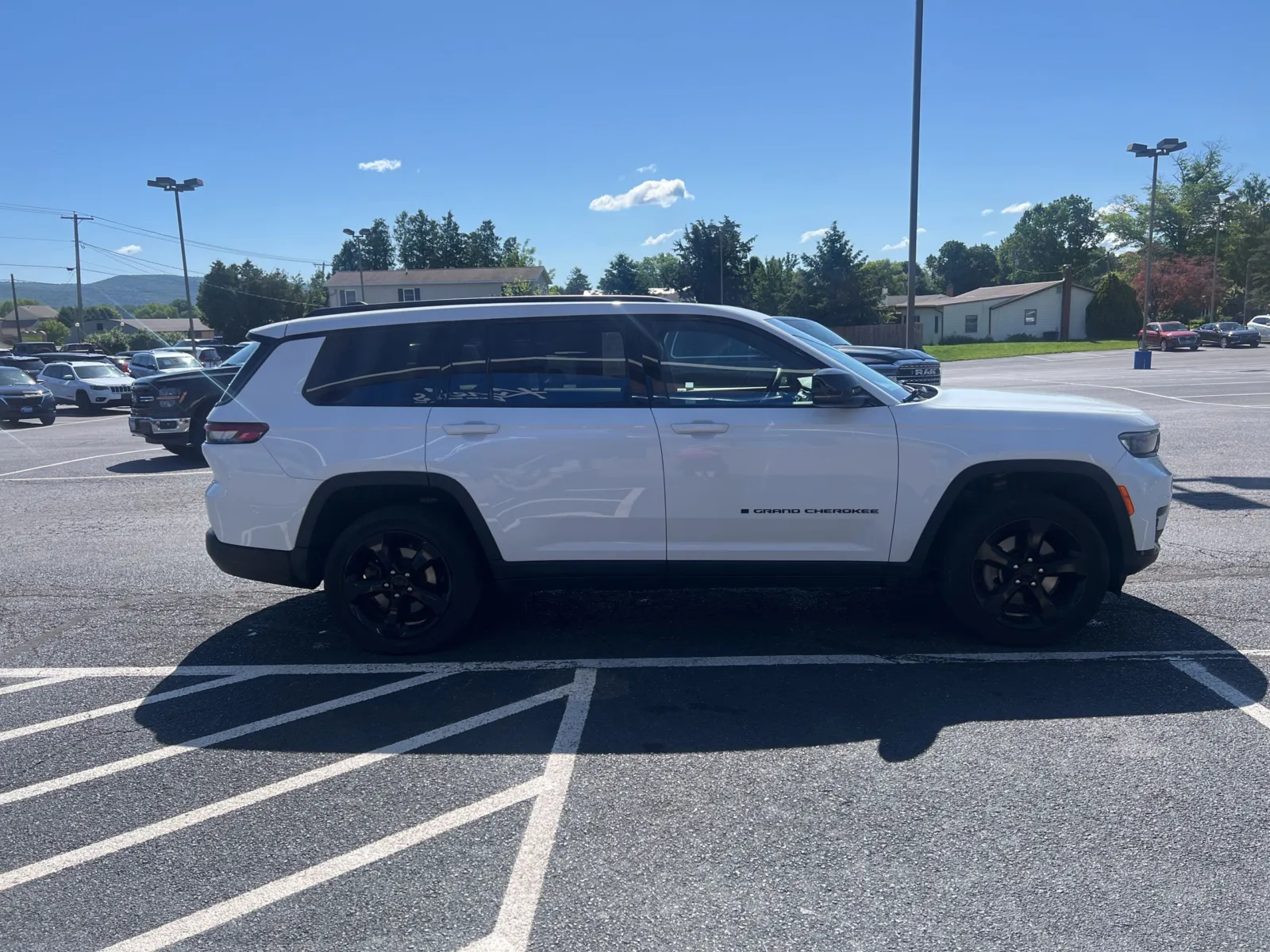 2023 Jeep Grand Cherokee L Altitude — photo 7