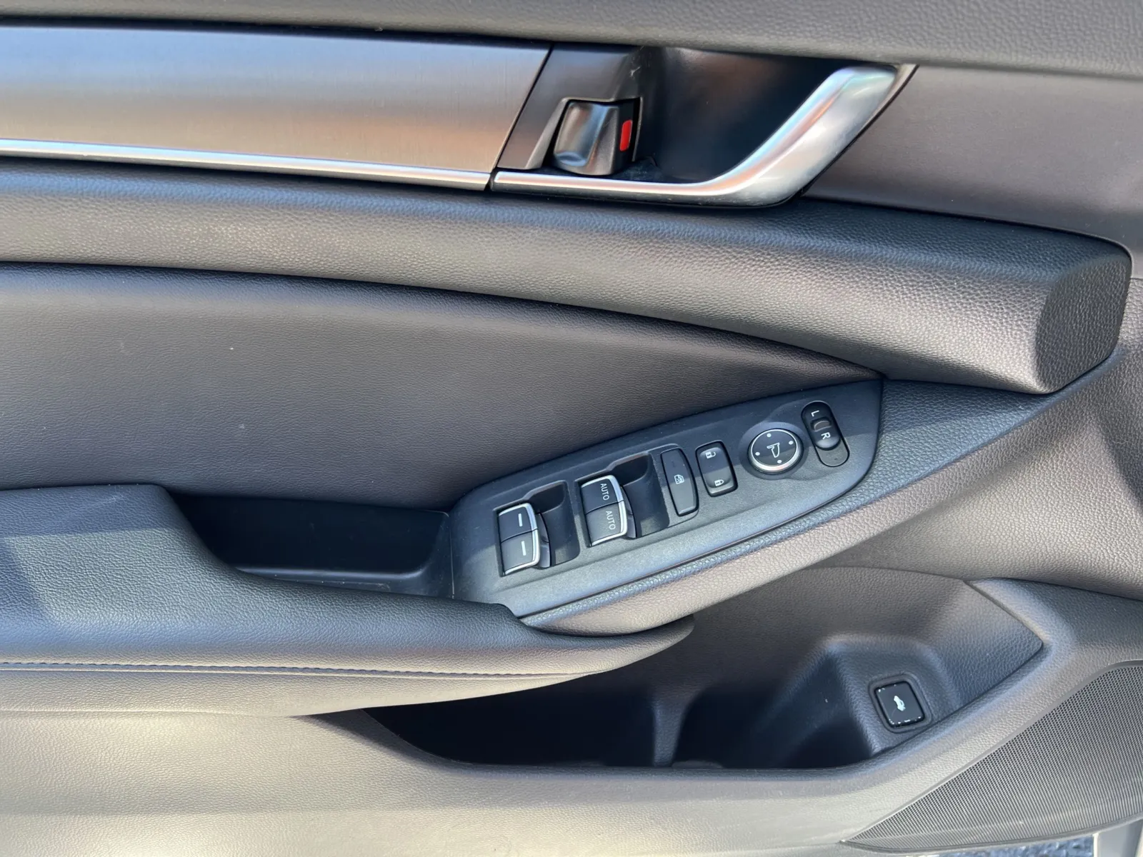 2020 Honda Accord LX — photo 12