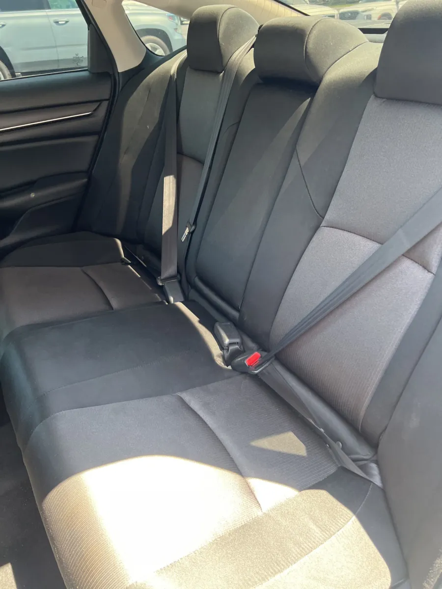 2020 Honda Accord LX — photo 15