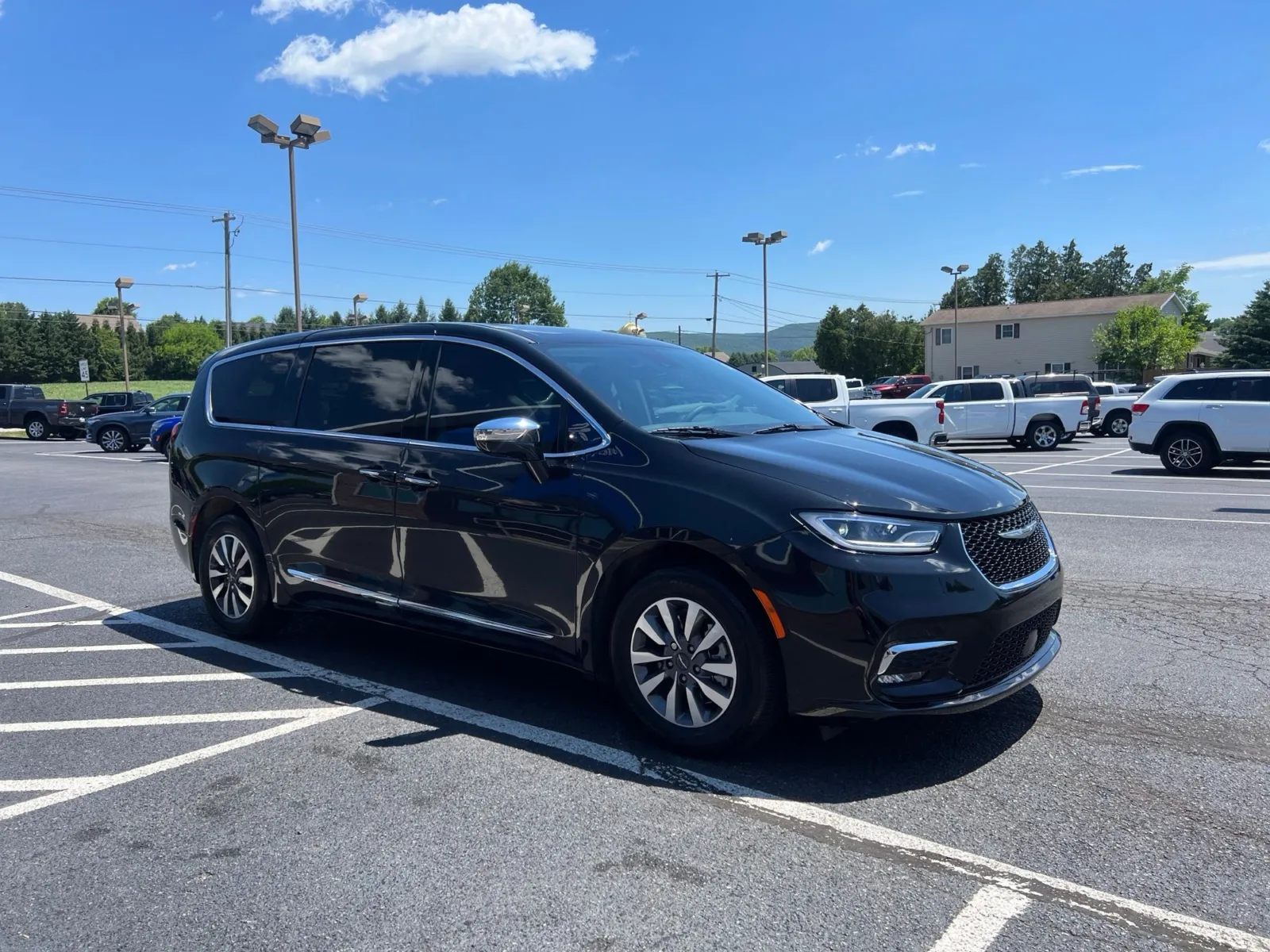 2023 Chrysler Pacifica Hybrid Limited — photo 7