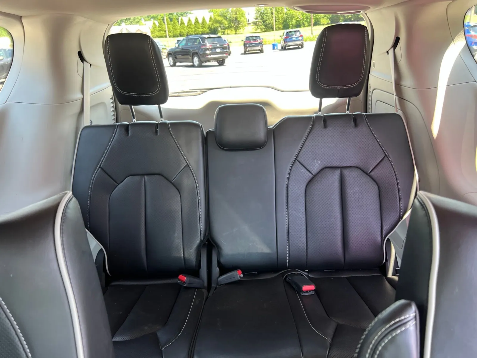 2023 Chrysler Pacifica Hybrid Limited — photo 25