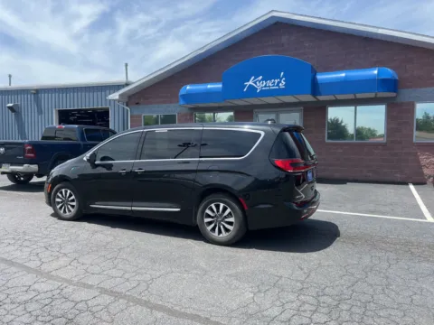 Another view of 2023 Chrysler Pacifica Hybrid Limited for sale in Chambersburg, PA at Kyner's Auto Sales, Inc.