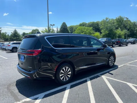 More photos of 2023 Chrysler Pacifica Hybrid Limited at Kyner's Auto Sales, Inc., PA