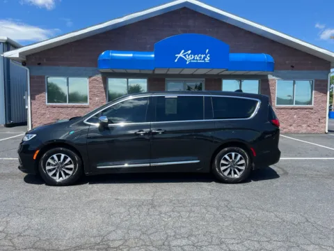 Photos of 2023 Chrysler Pacifica Hybrid Limited for sale in Chambersburg, PA at Kyner's Auto Sales, Inc.