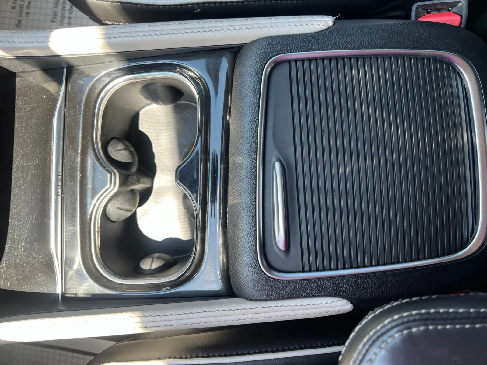 2023 Chrysler Pacifica Hybrid Limited — photo 17