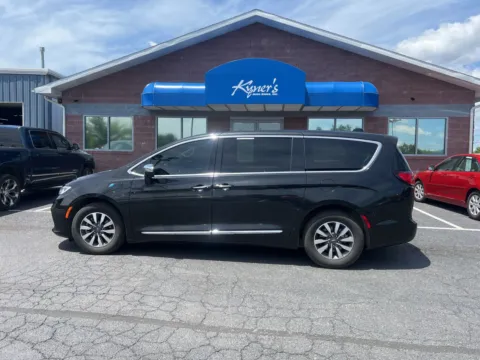 Photos of 2023 Chrysler Pacifica Hybrid Limited for sale in Chambersburg, PA at Kyner's Auto Sales, Inc.