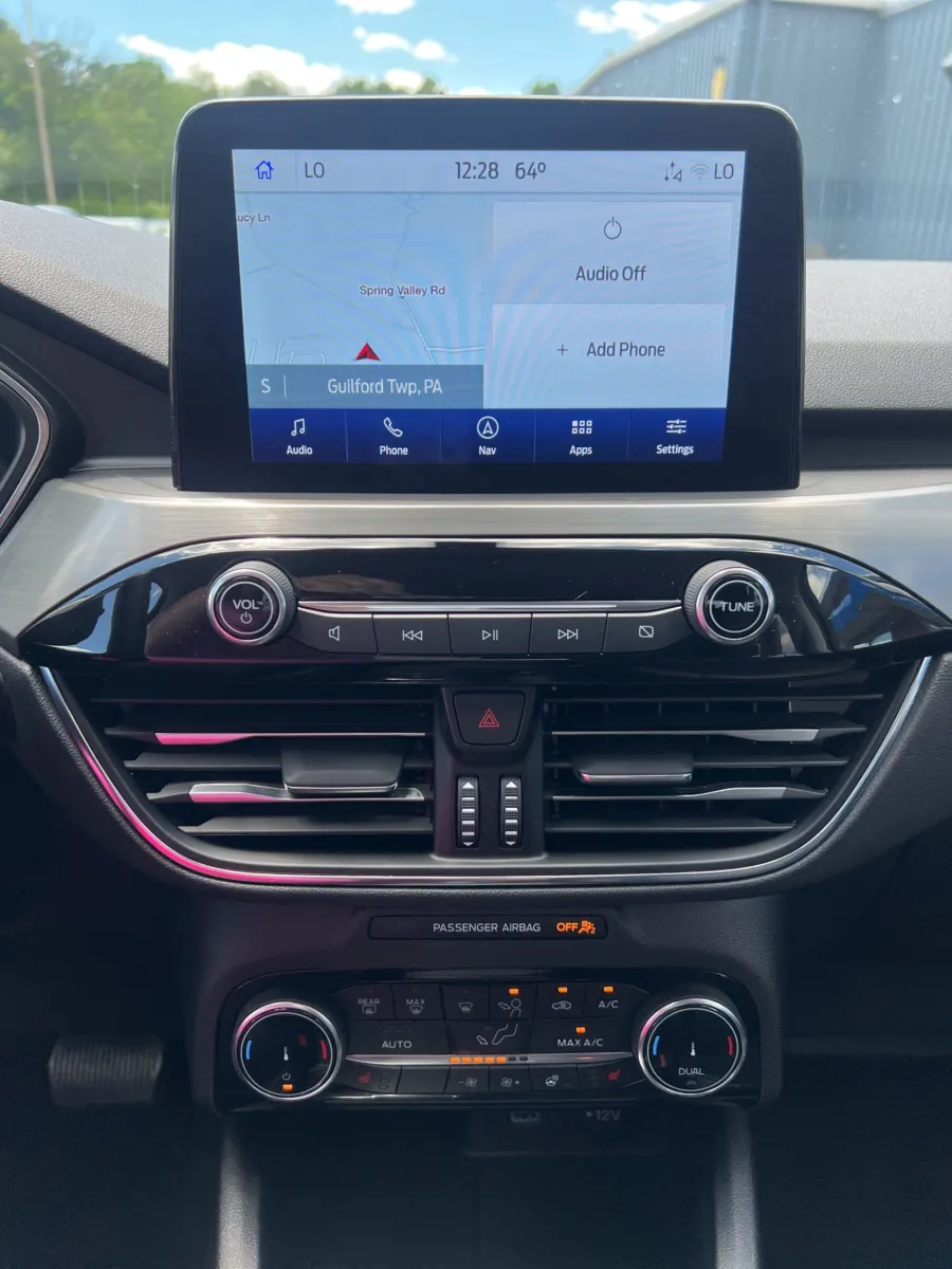 2022 Ford Escape Titanium — photo 14