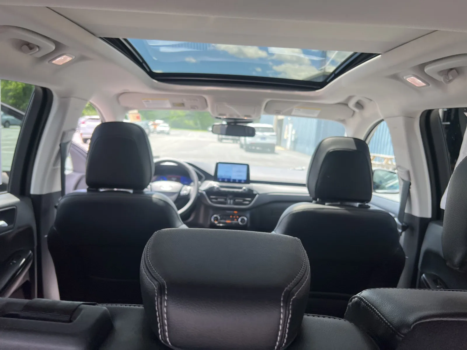 2022 Ford Escape Titanium — photo 25