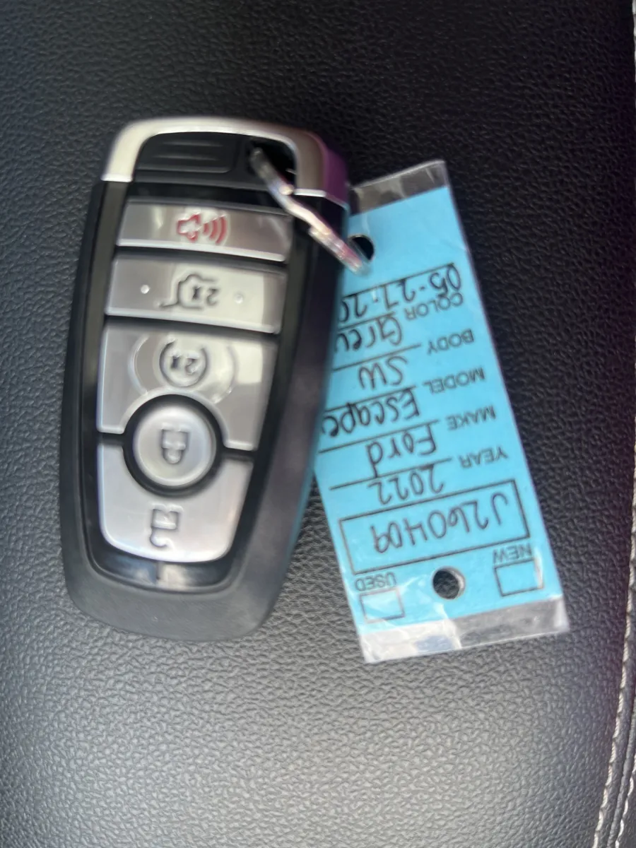 2022 Ford Escape Titanium — photo 26
