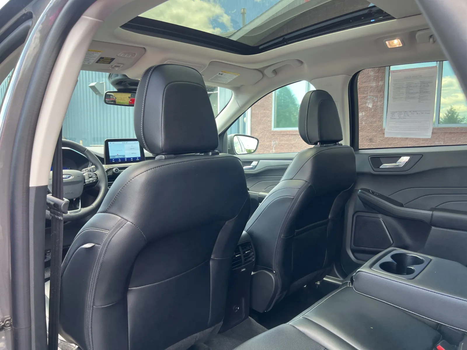 2022 Ford Escape Titanium — photo 22