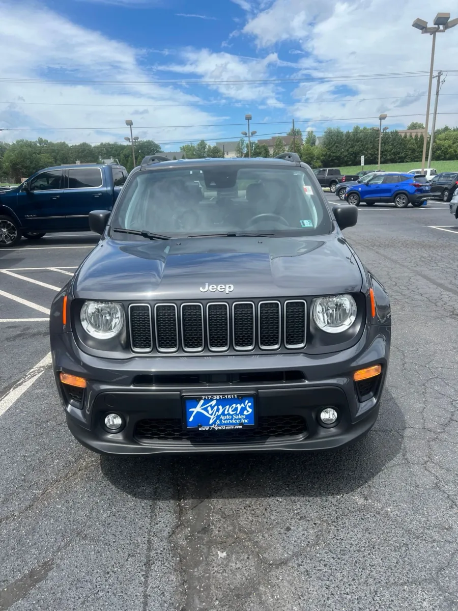 2022 Jeep Renegade Latitude — photo 9
