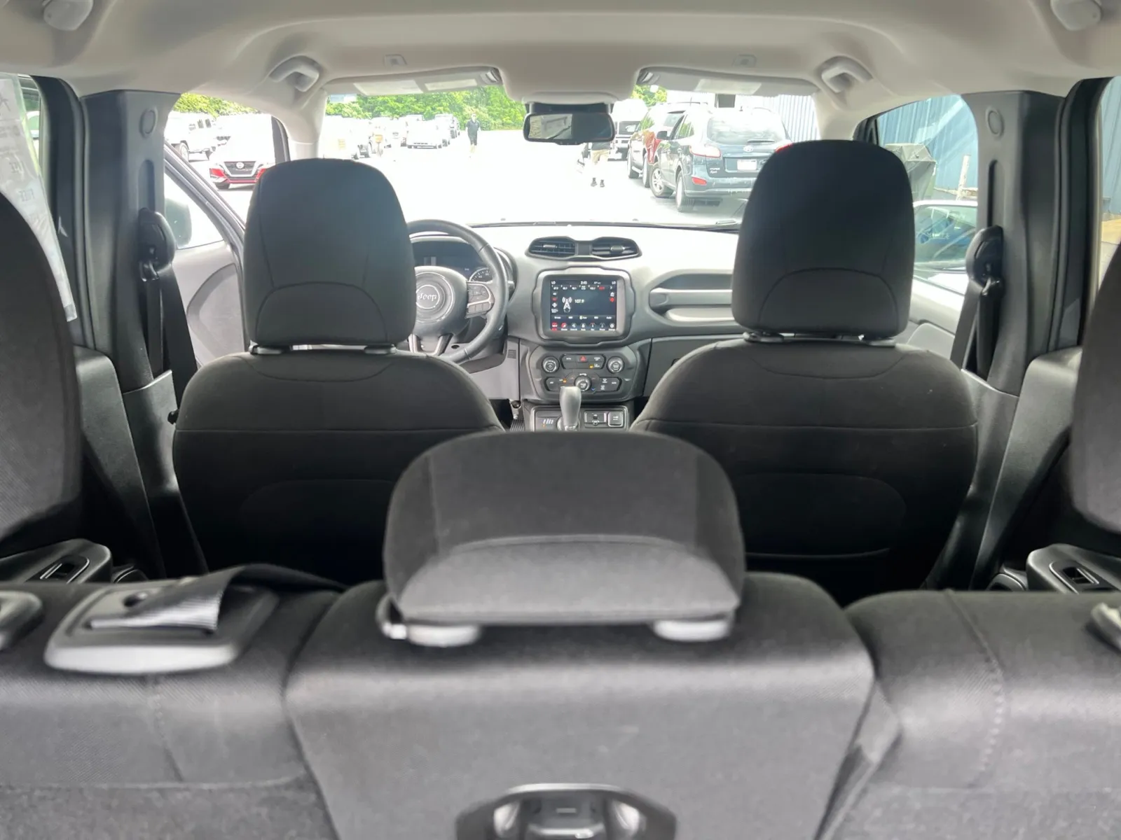 2022 Jeep Renegade Latitude — photo 27