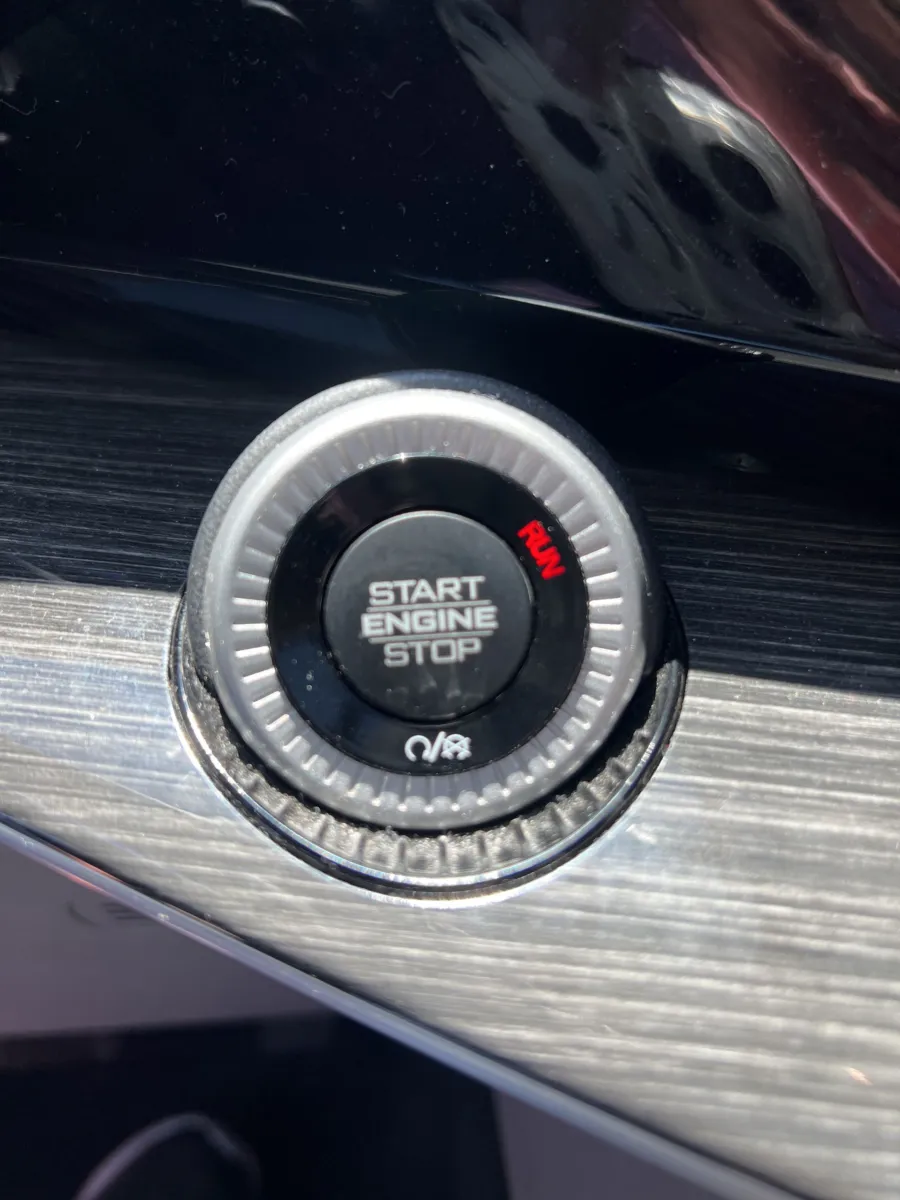 2022 Jeep Wagoneer Series III — photo 17