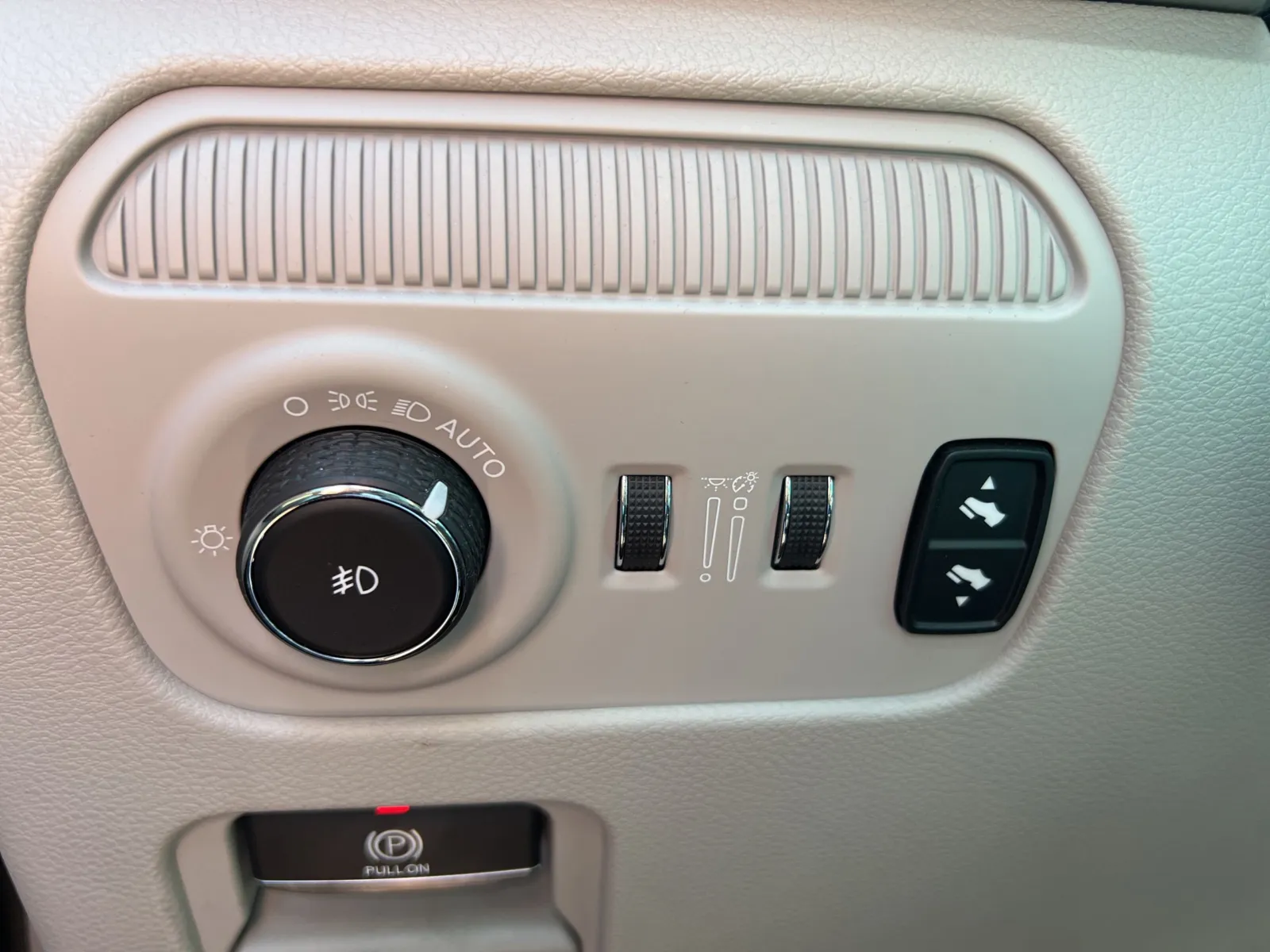 2022 Jeep Wagoneer Series III — photo 18