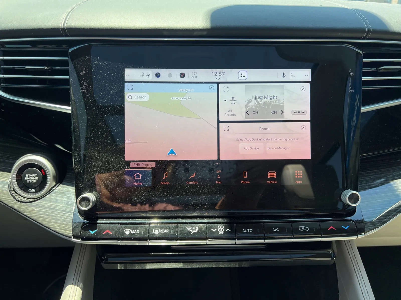 2022 Jeep Wagoneer Series III — photo 13