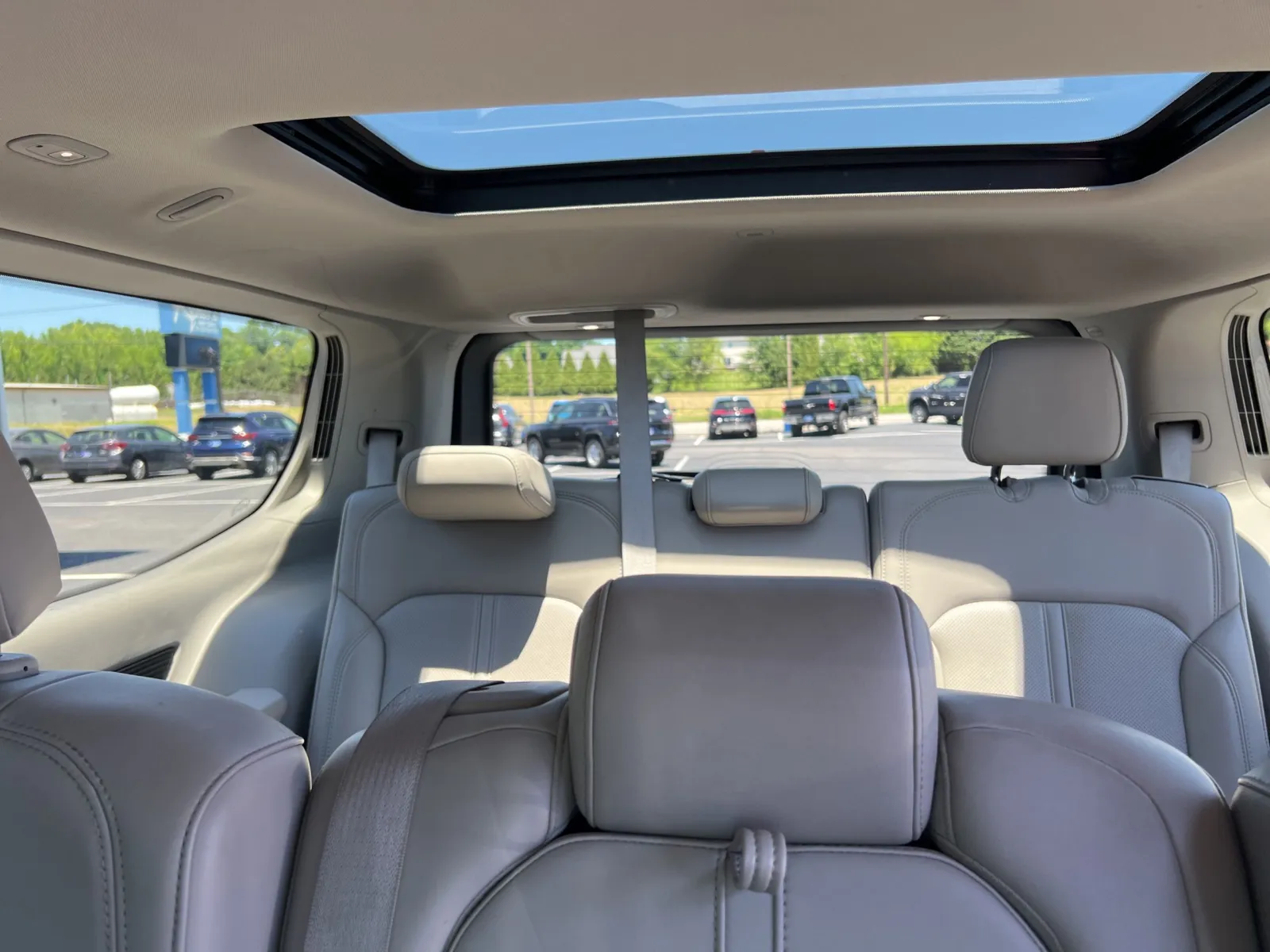 2022 Jeep Wagoneer Series III — photo 25