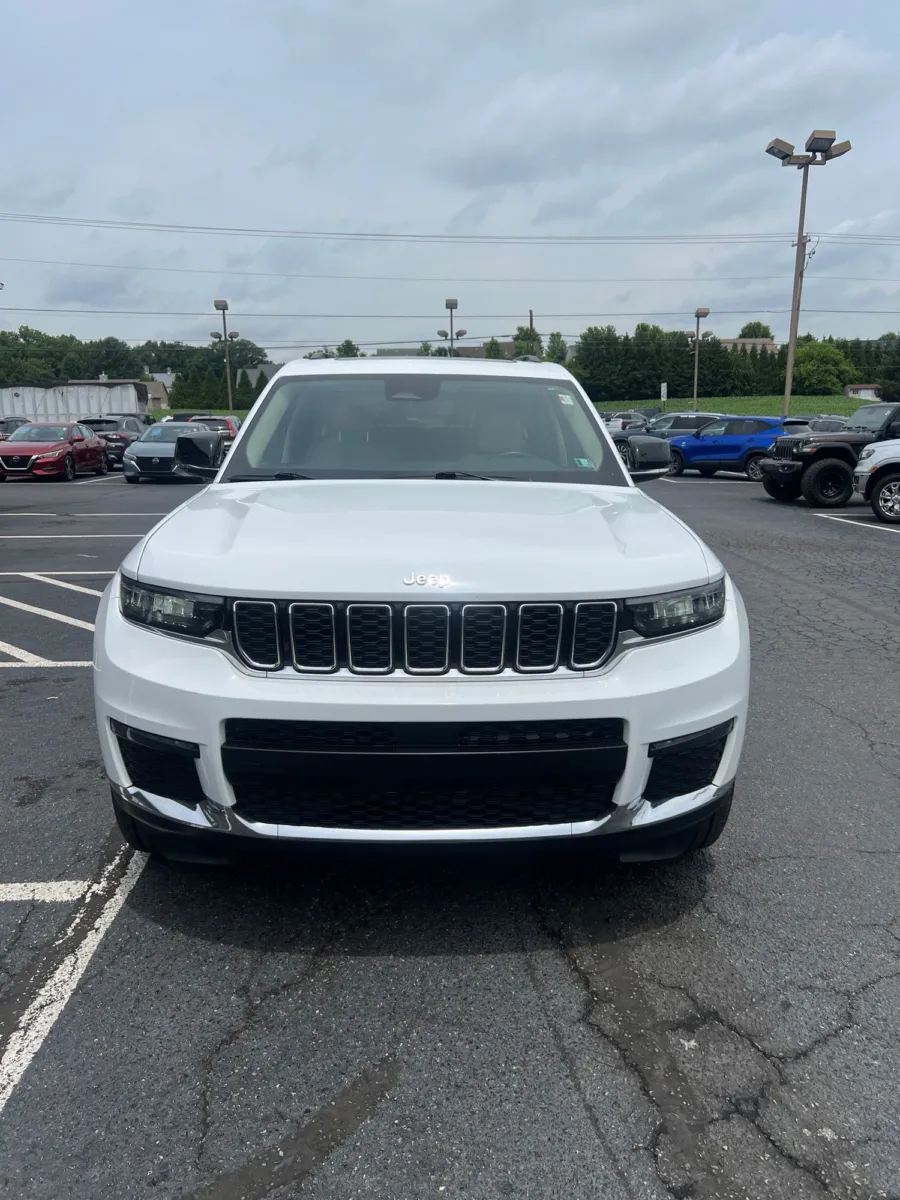2022 Jeep Grand Cherokee L Limited — photo 9