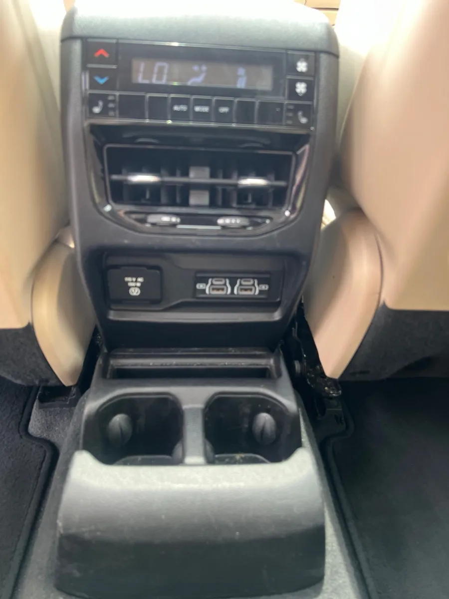 2022 Jeep Grand Cherokee L Limited — photo 29