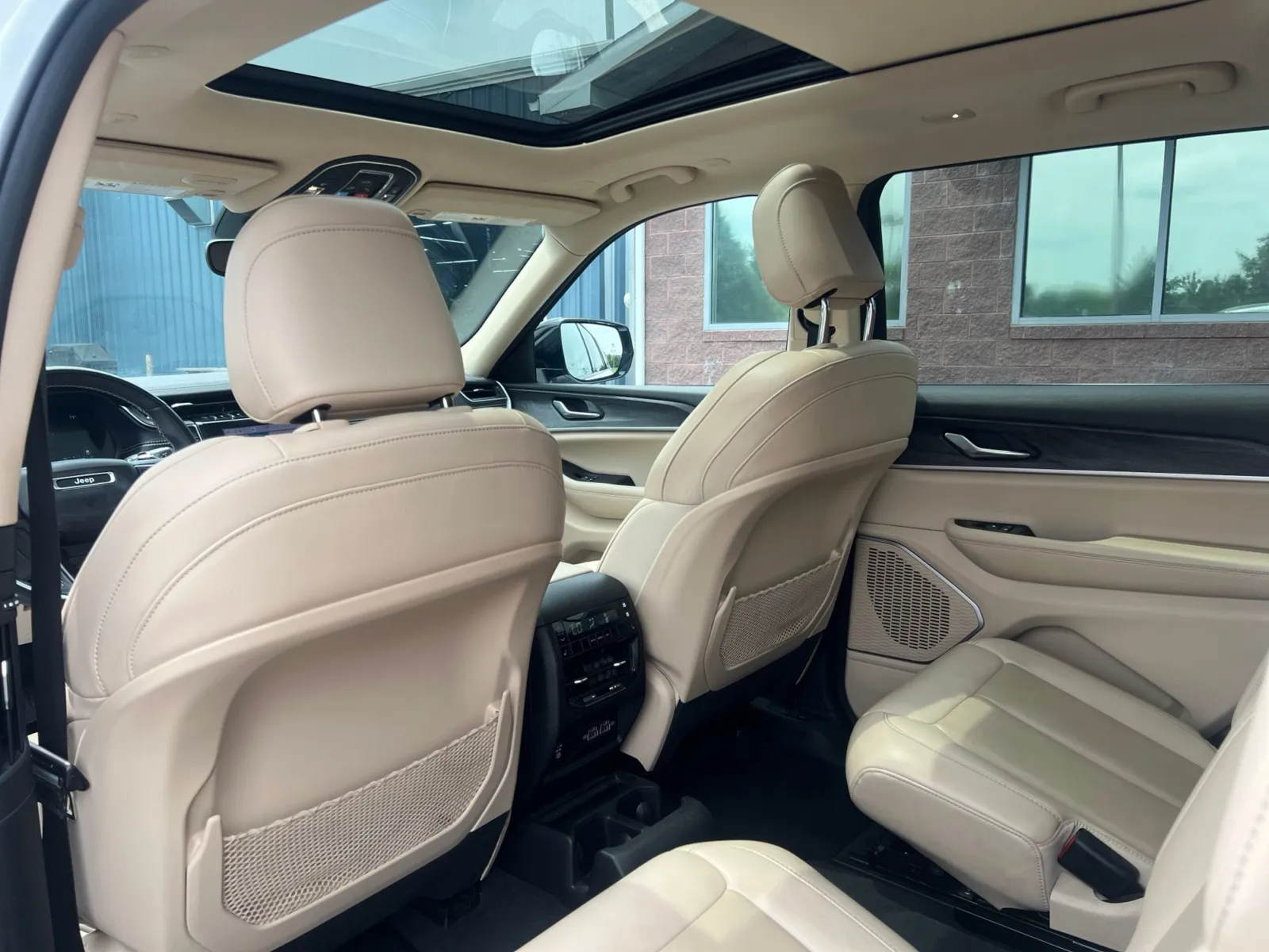 2022 Jeep Grand Cherokee L Limited — photo 27