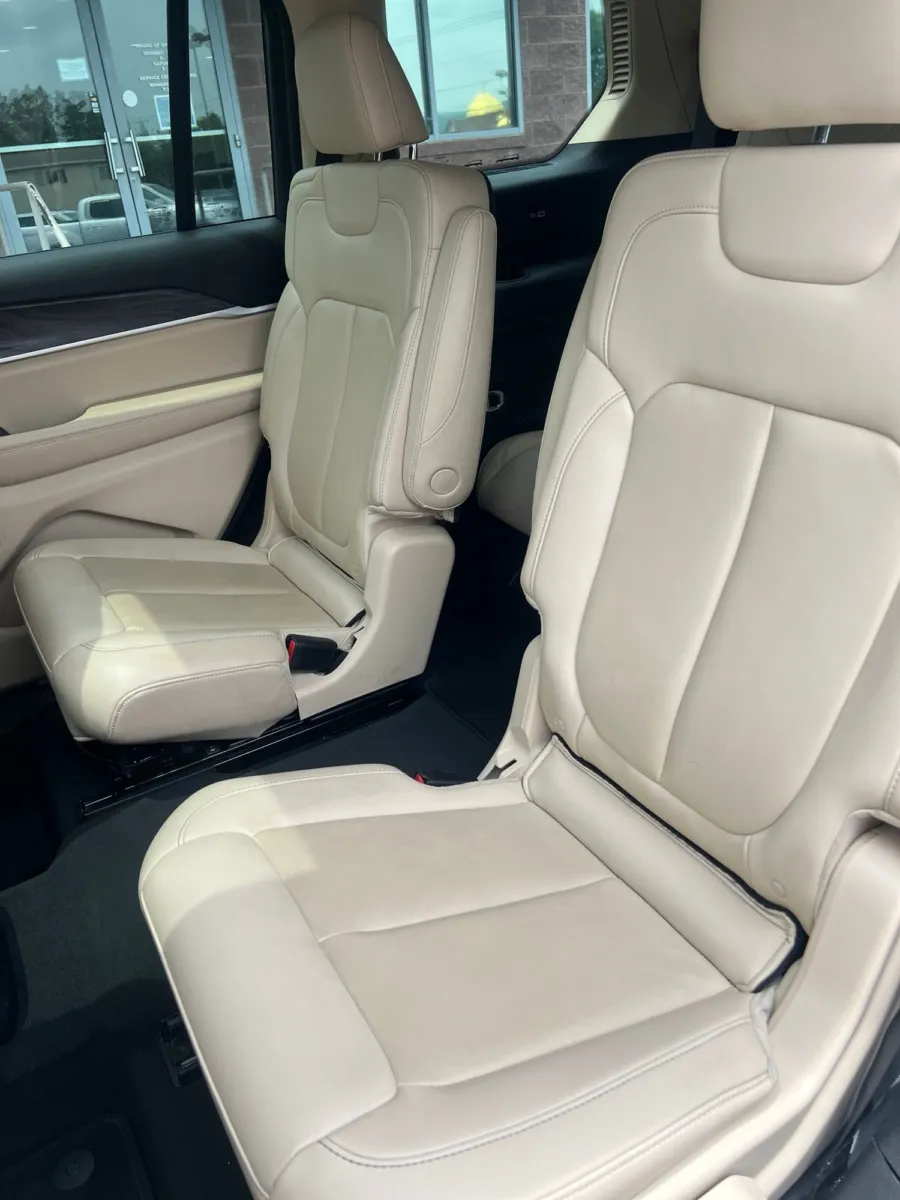 2022 Jeep Grand Cherokee L Limited — photo 28