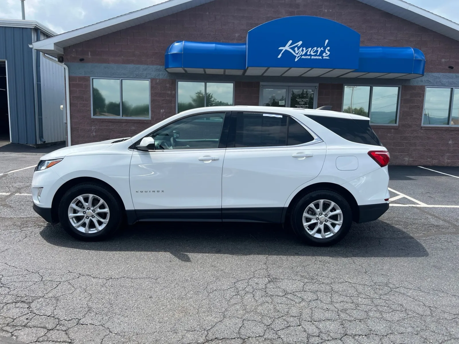 2019 Chevrolet Equinox LT — photo 3