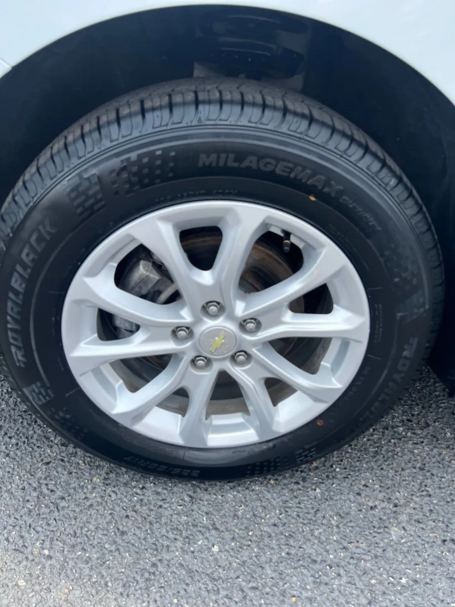 2019 Chevrolet Equinox LT — photo 10