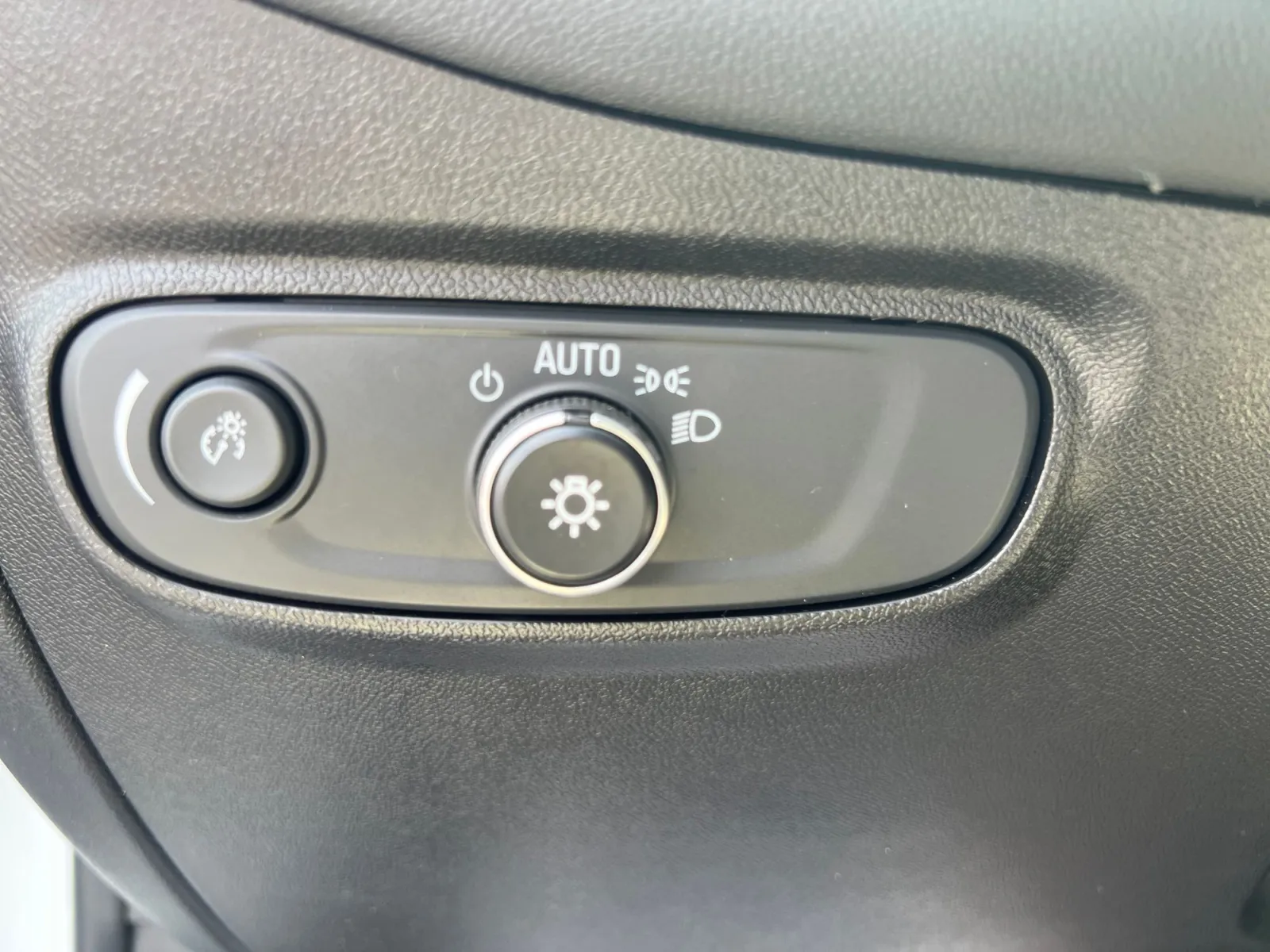 2019 Chevrolet Equinox LT — photo 21