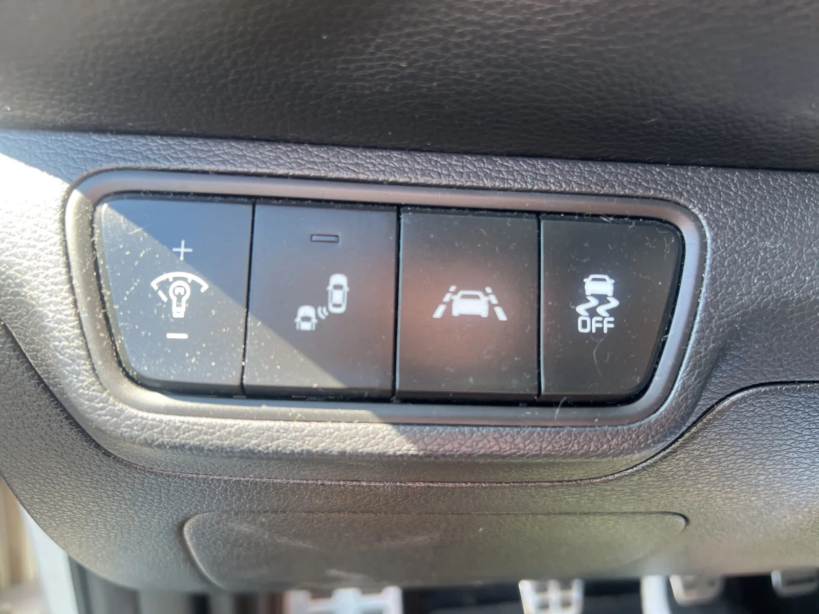 2020 Kia Forte GT — photo 19
