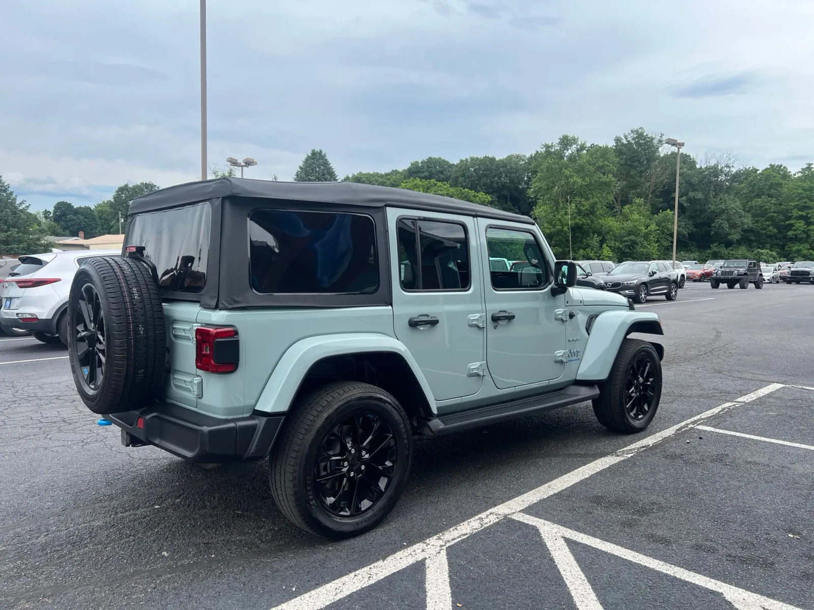 2023 Jeep Wrangler Sahara 4xe — photo 5