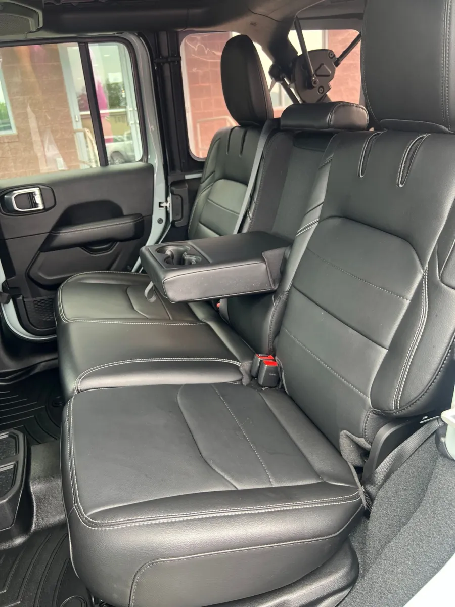 2023 Jeep Wrangler Sahara 4xe — photo 27