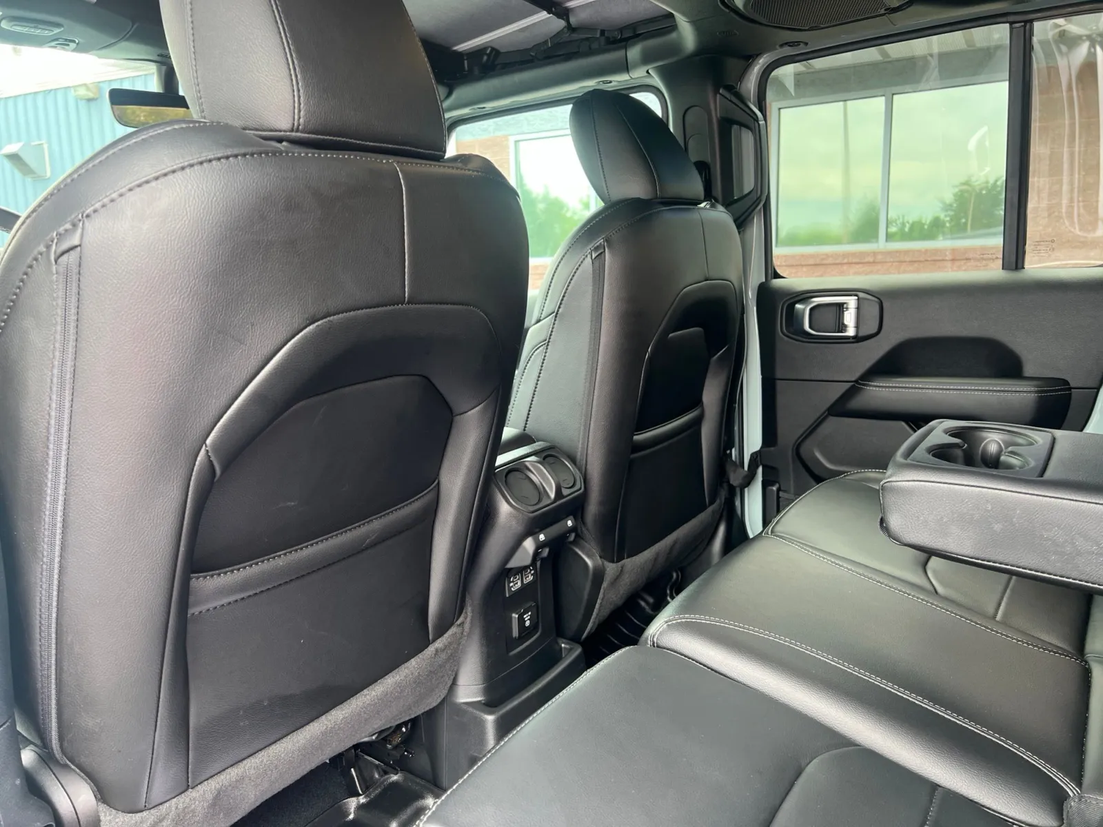 2023 Jeep Wrangler Sahara 4xe — photo 26