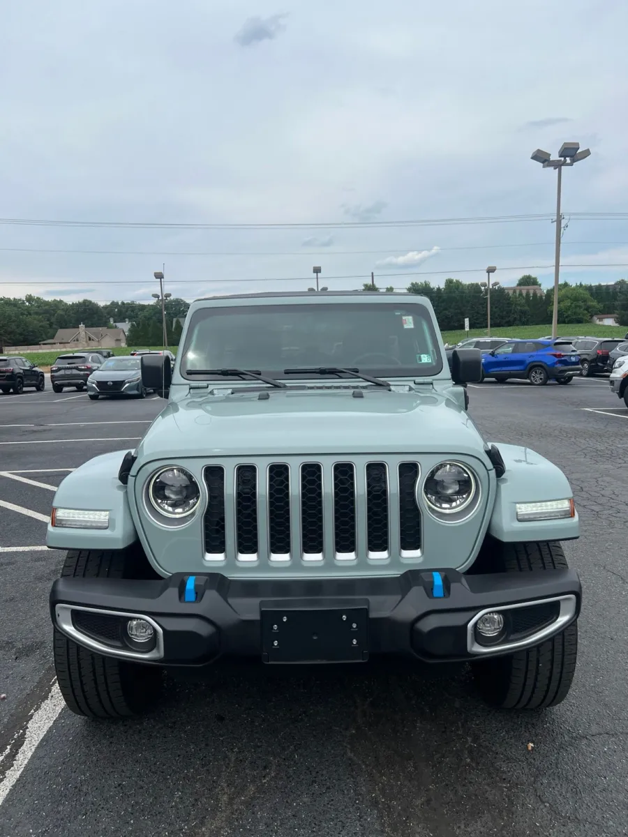 2023 Jeep Wrangler Sahara 4xe — photo 8