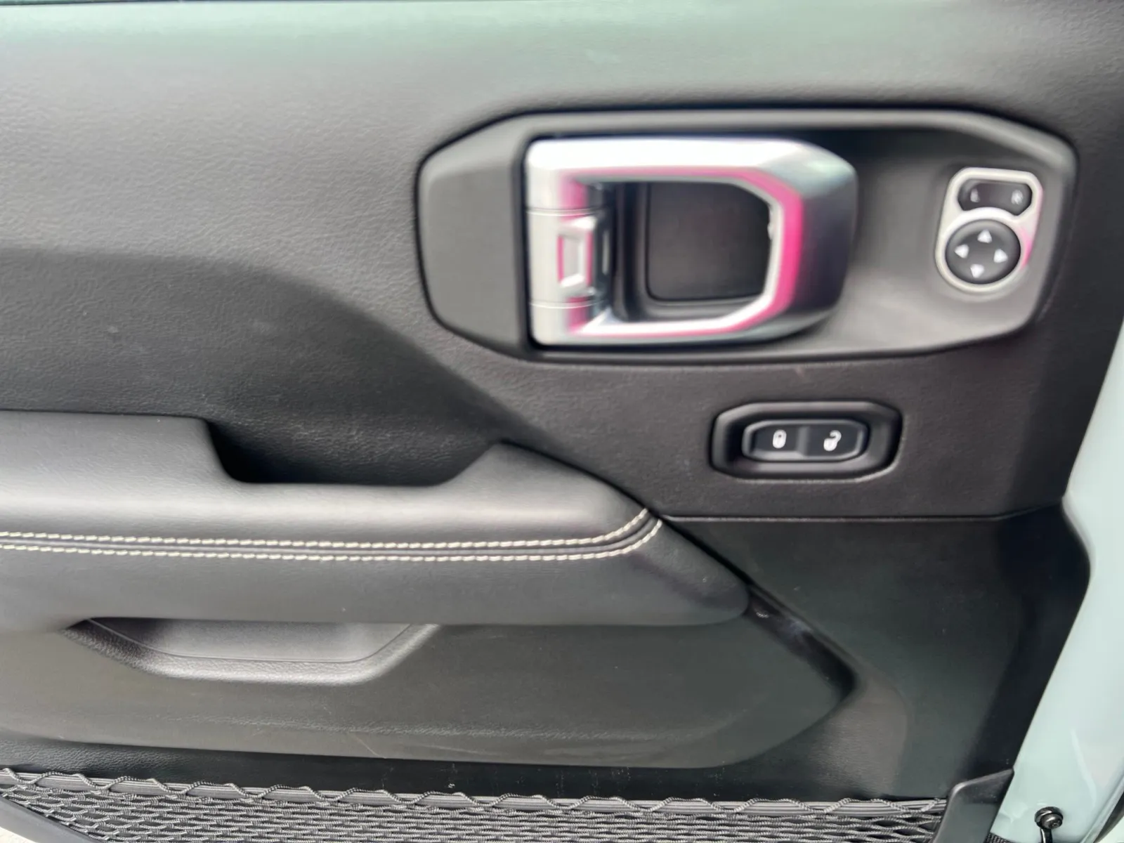2023 Jeep Wrangler Sahara 4xe — photo 24
