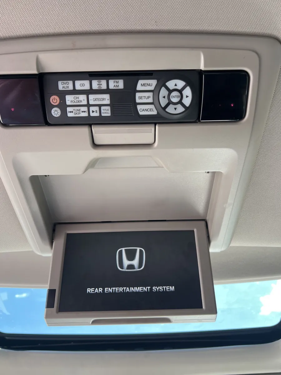 2015 Honda Odyssey EX-L — photo 25