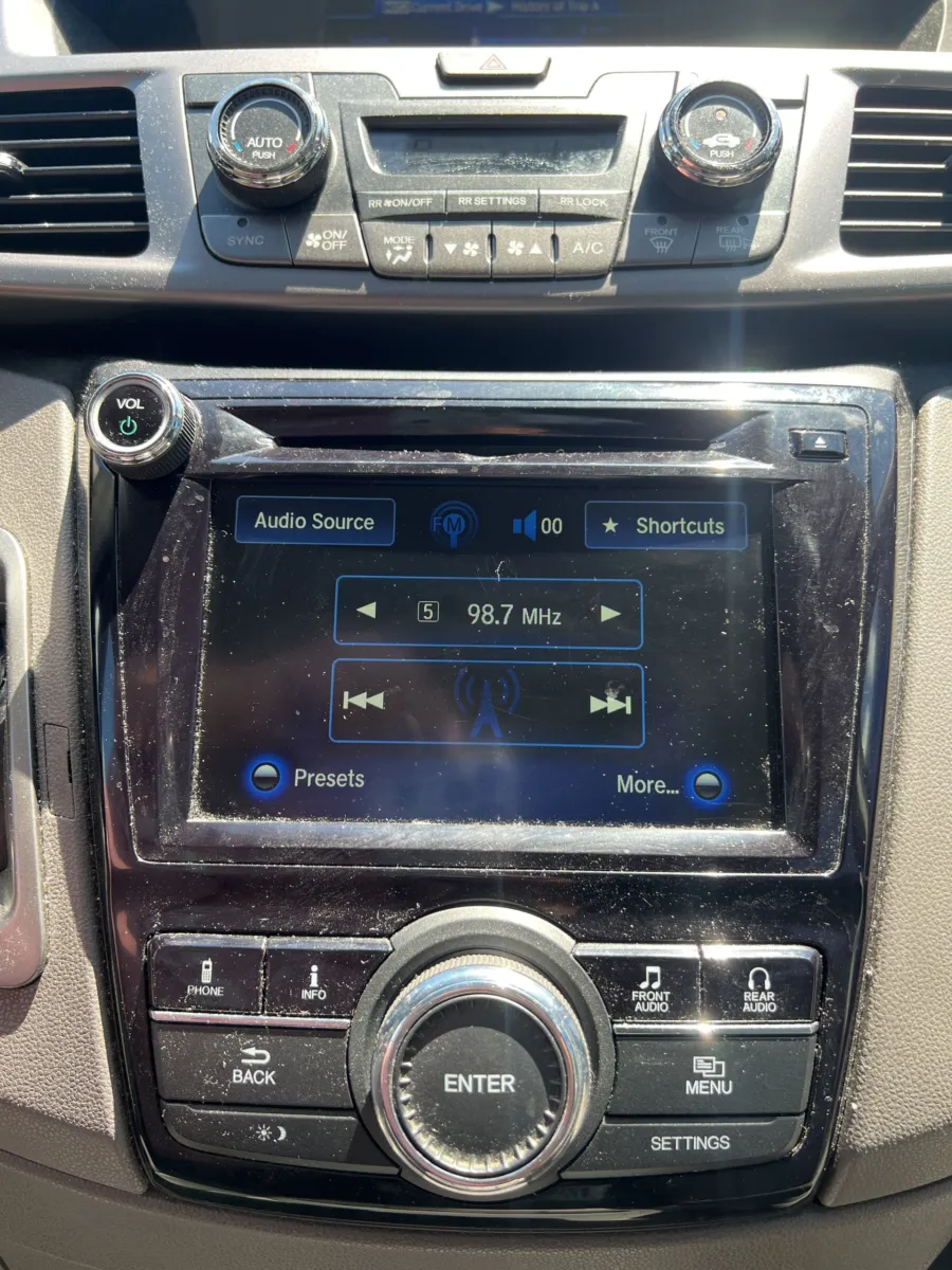 2015 Honda Odyssey EX-L — photo 15