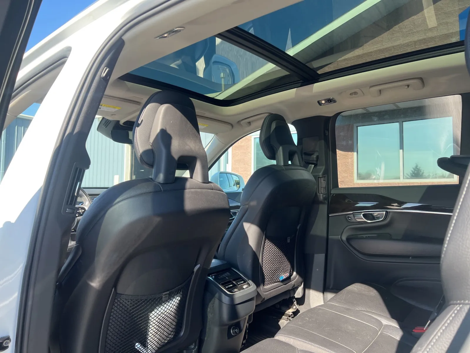 2018 Volvo XC90 T6 Momentum — photo 20