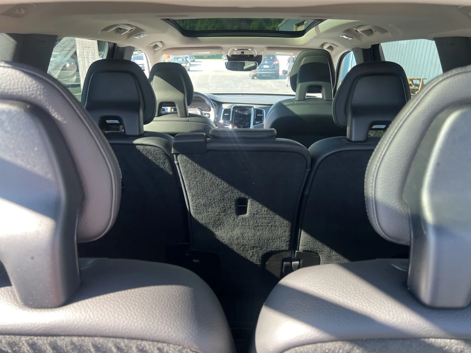 2018 Volvo XC90 T6 Momentum — photo 24