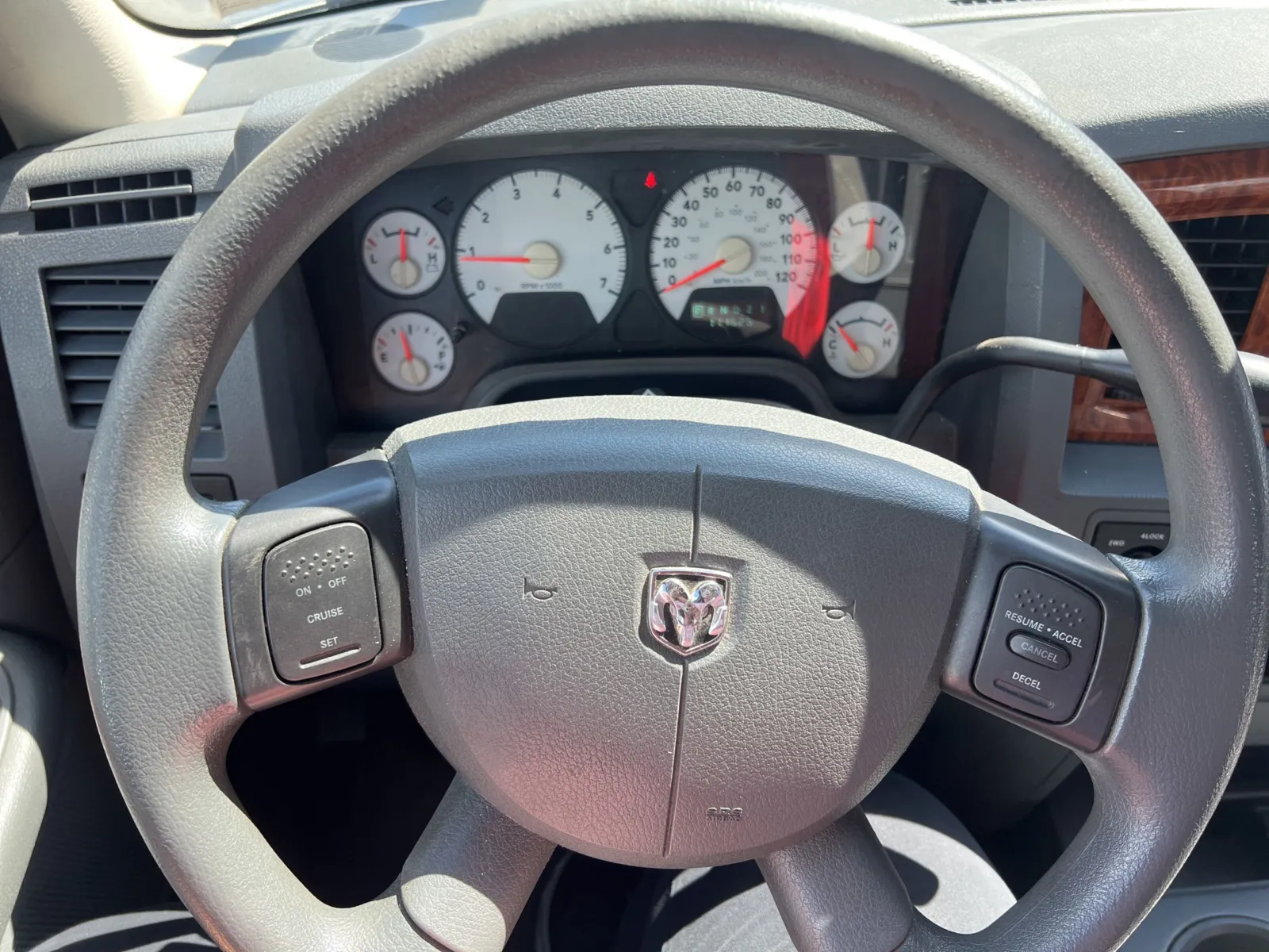 2006 Dodge Ram 1500 SLT — photo 12