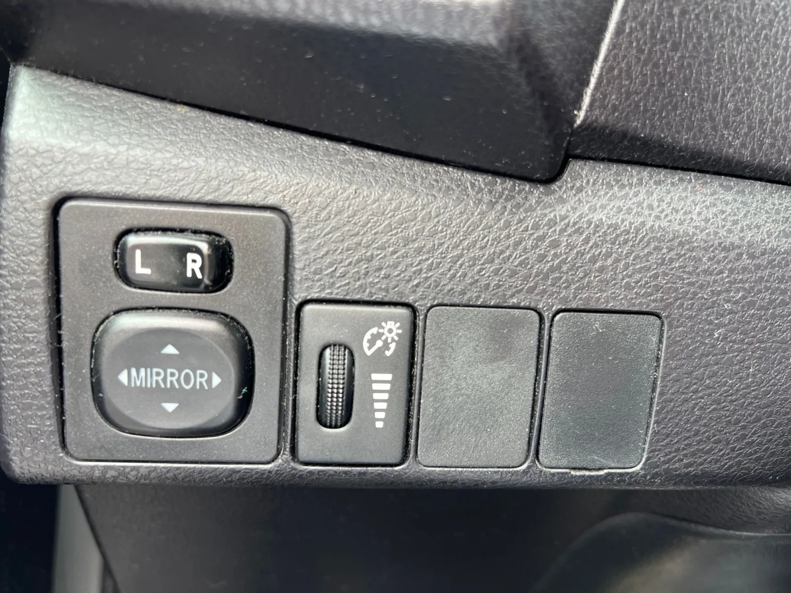 2016 Toyota Corolla L — photo 13