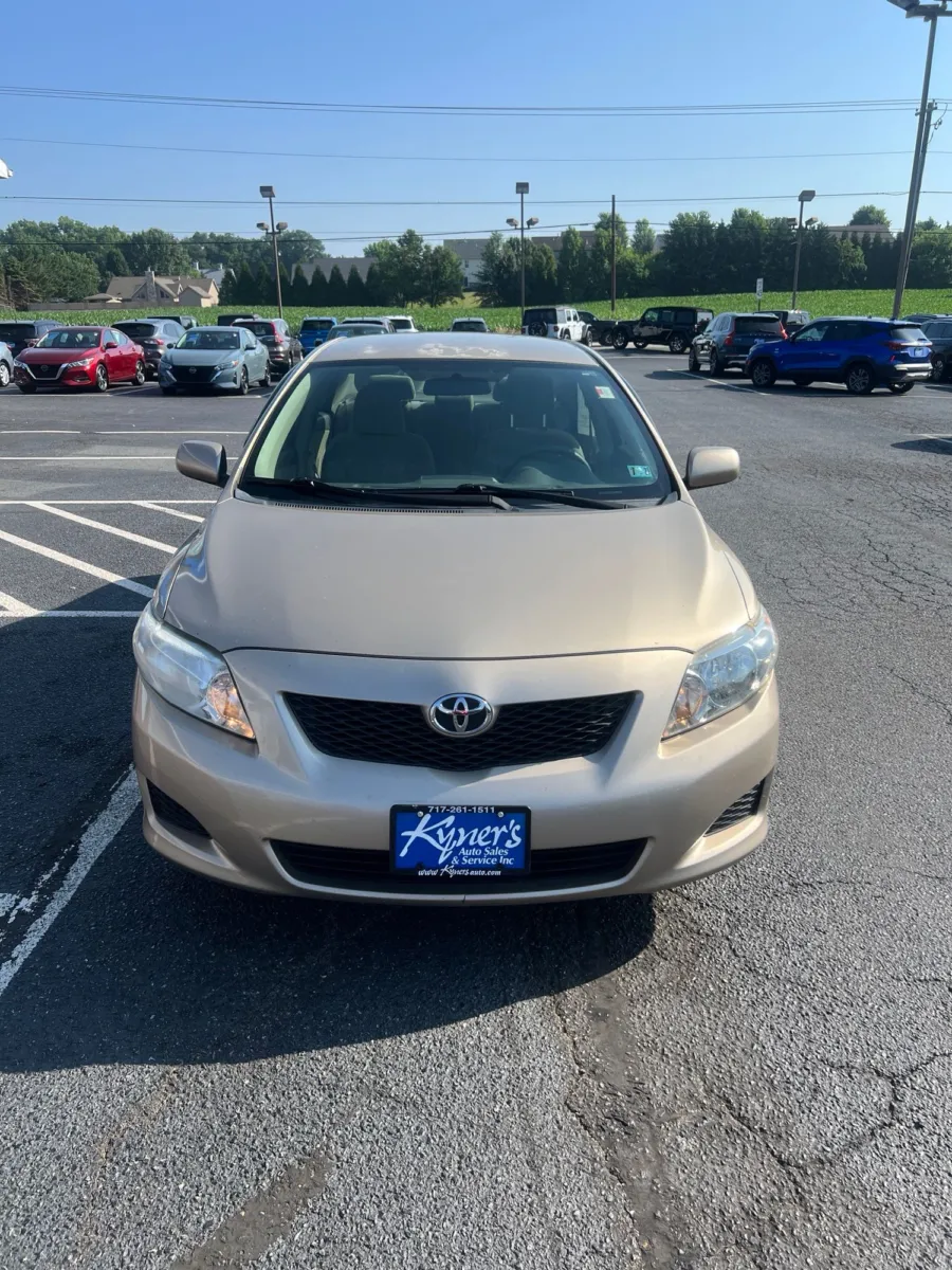 2010 Toyota Corolla LE — photo 8