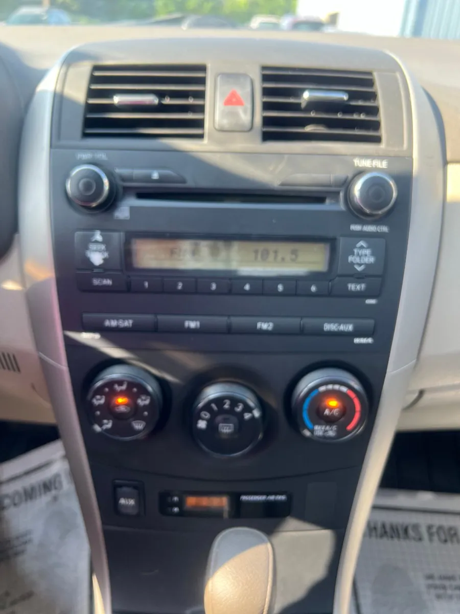 2010 Toyota Corolla LE — photo 15