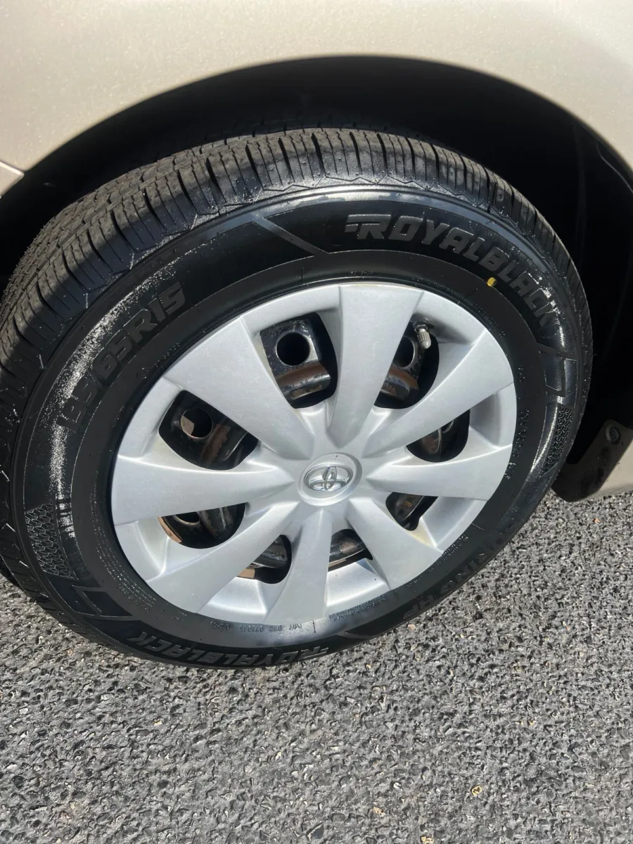 2010 Toyota Corolla LE — photo 9