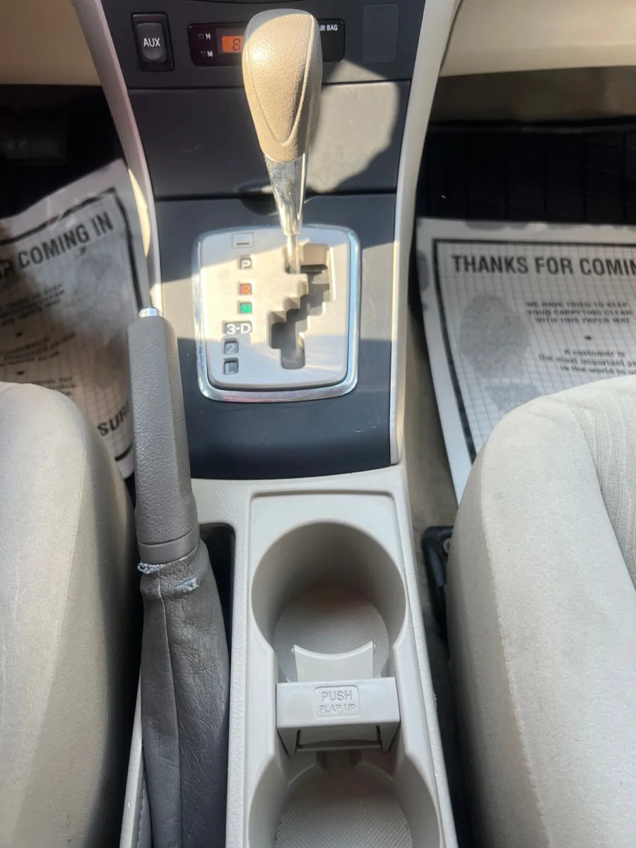 2010 Toyota Corolla LE — photo 16