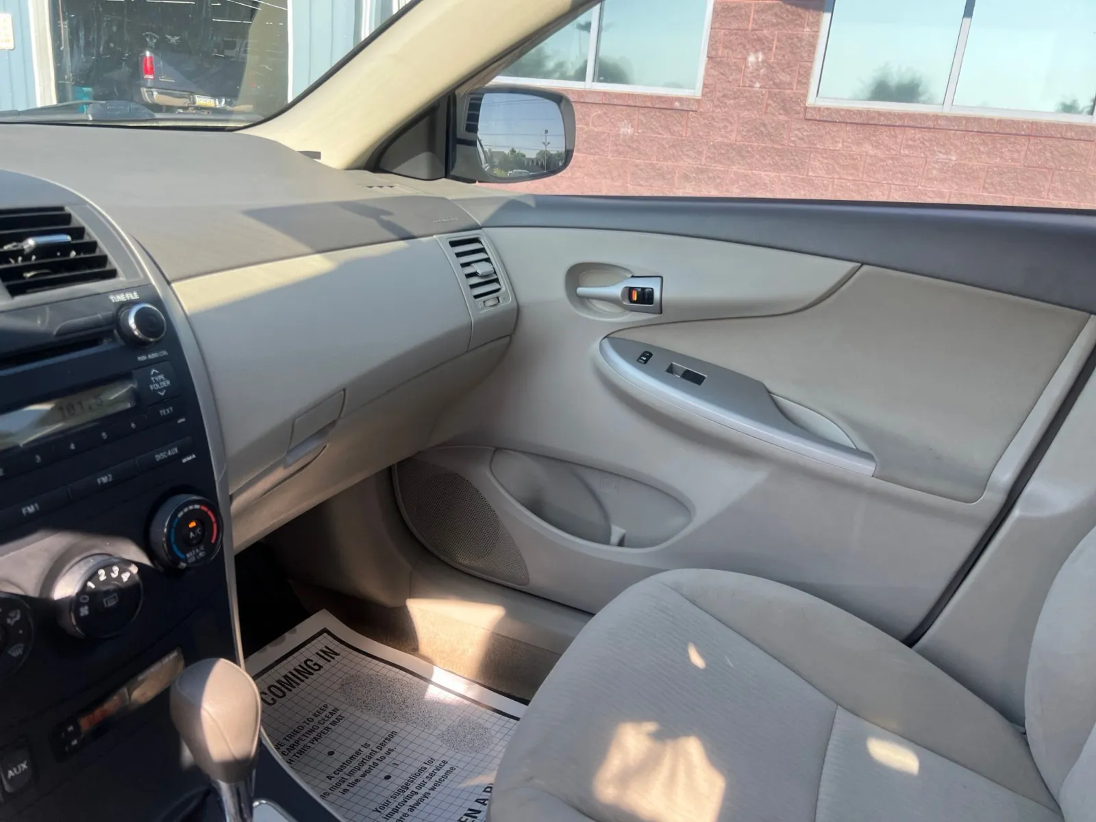 2010 Toyota Corolla LE — photo 11