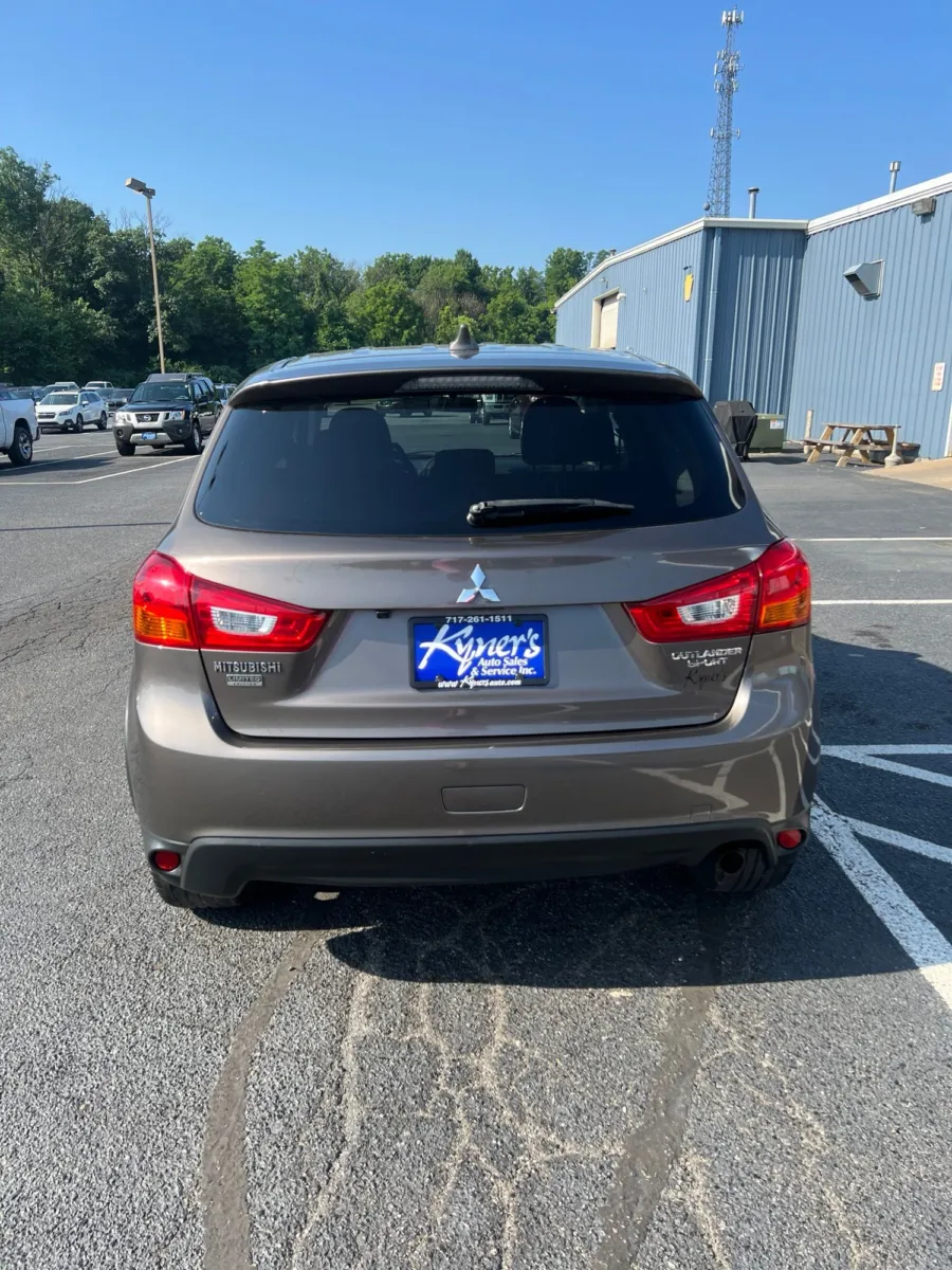 2017 Mitsubishi Outlander Sport 2.0 ES — photo 5