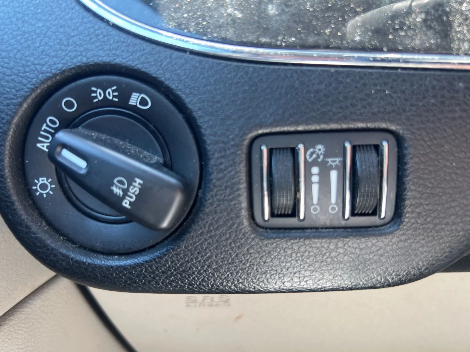 2016 Chrysler Town & Country Touring — photo 15