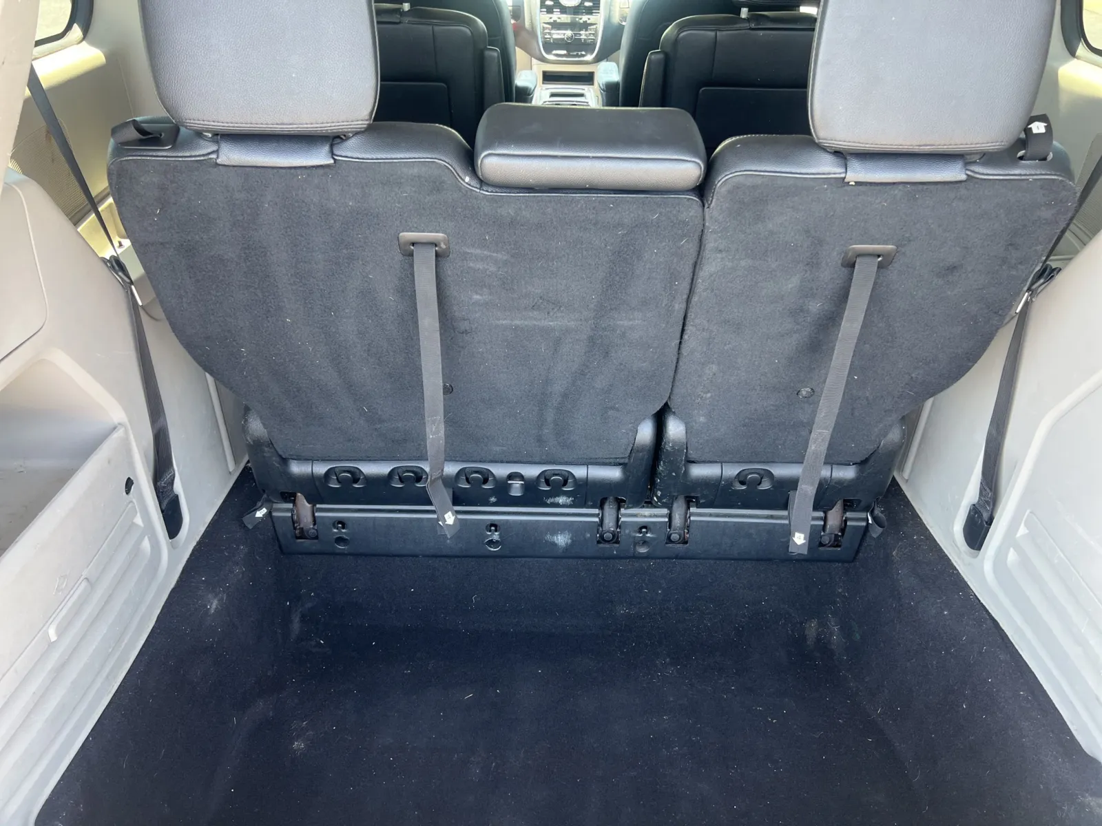 2016 Chrysler Town & Country Touring — photo 23
